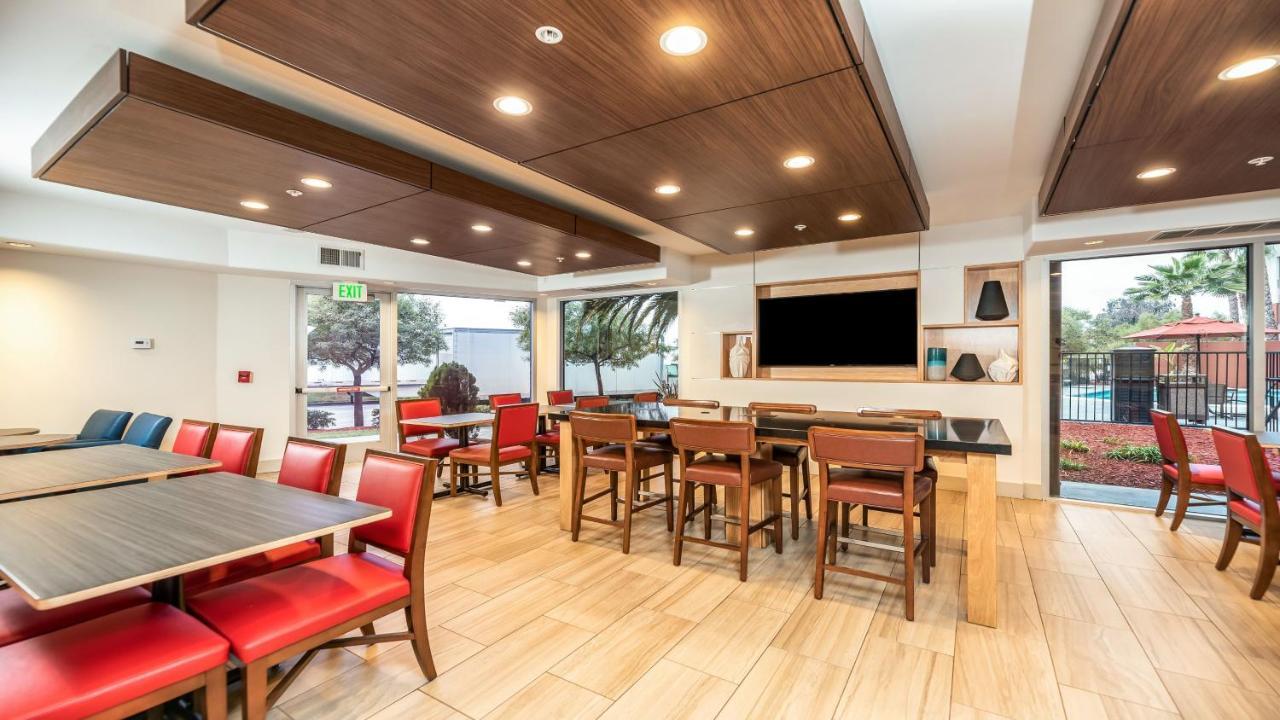Holiday Inn Express Fremont - Milpitas Central By Ihg Buitenkant foto