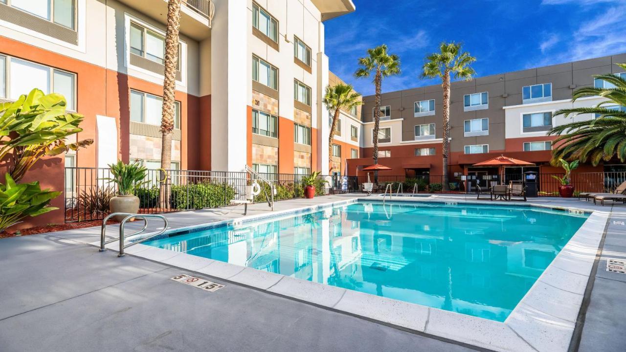 Holiday Inn Express Fremont - Milpitas Central By Ihg Buitenkant foto
