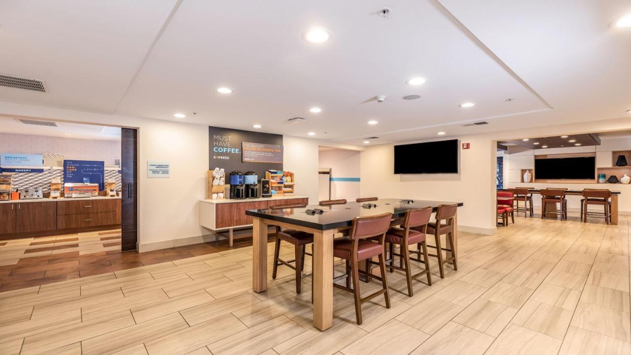 Holiday Inn Express Fremont - Milpitas Central By Ihg Buitenkant foto