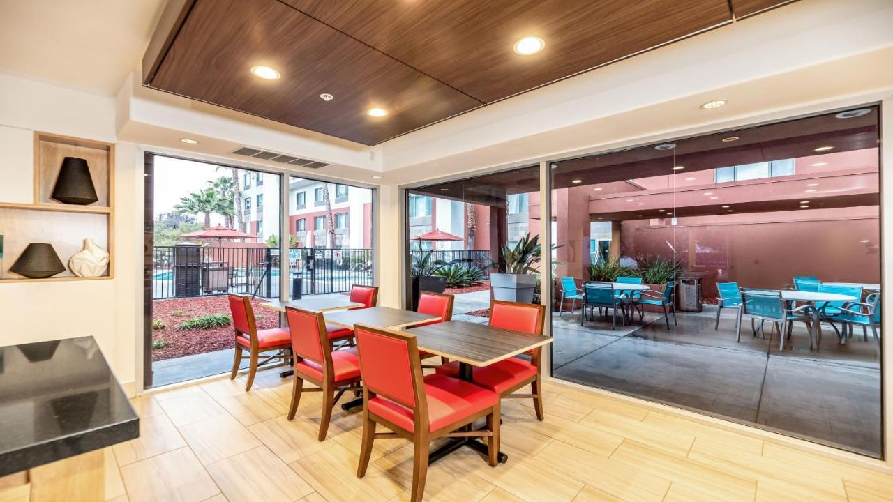 Holiday Inn Express Fremont - Milpitas Central By Ihg Buitenkant foto