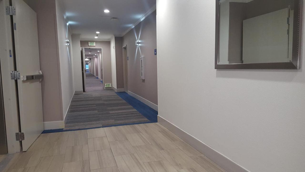 Holiday Inn Express Fremont - Milpitas Central By Ihg Buitenkant foto