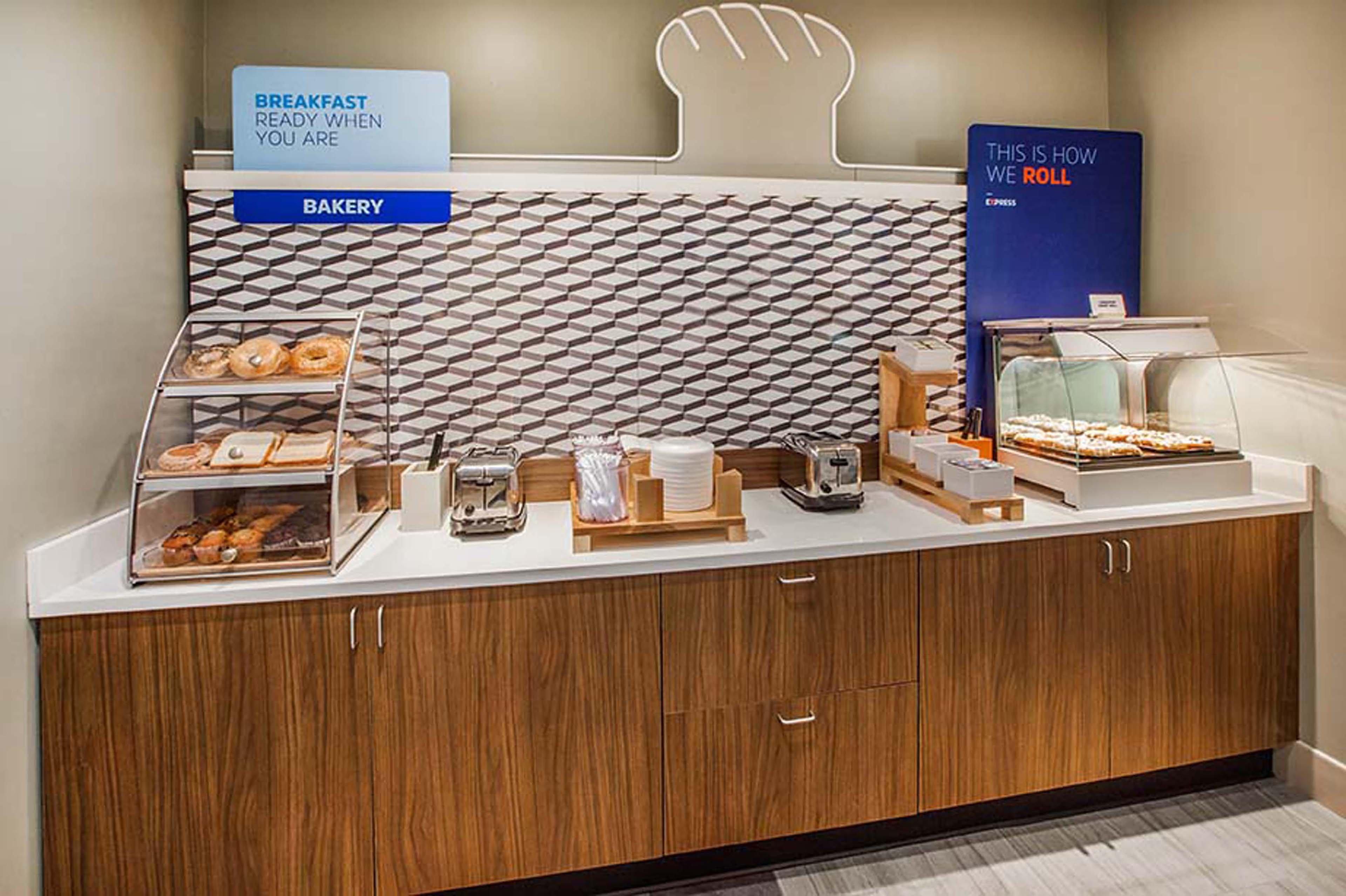 Holiday Inn Express Fremont - Milpitas Central By Ihg Buitenkant foto